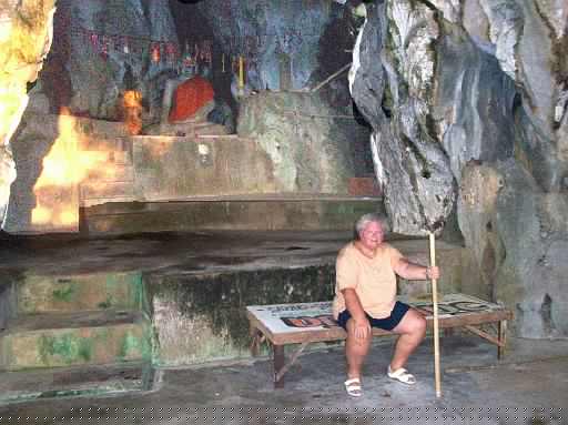 Bangburd 14.jpg - Vor der Höhle